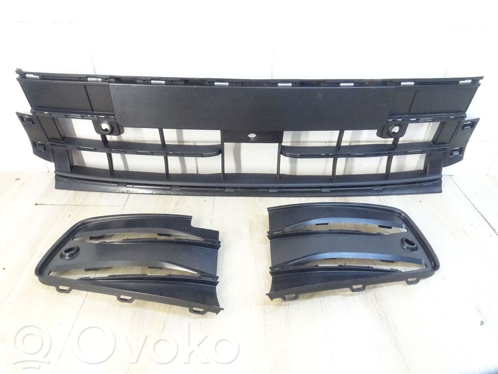 Volkswagen Golf VIII Kratka dolna zderzaka przedniego 