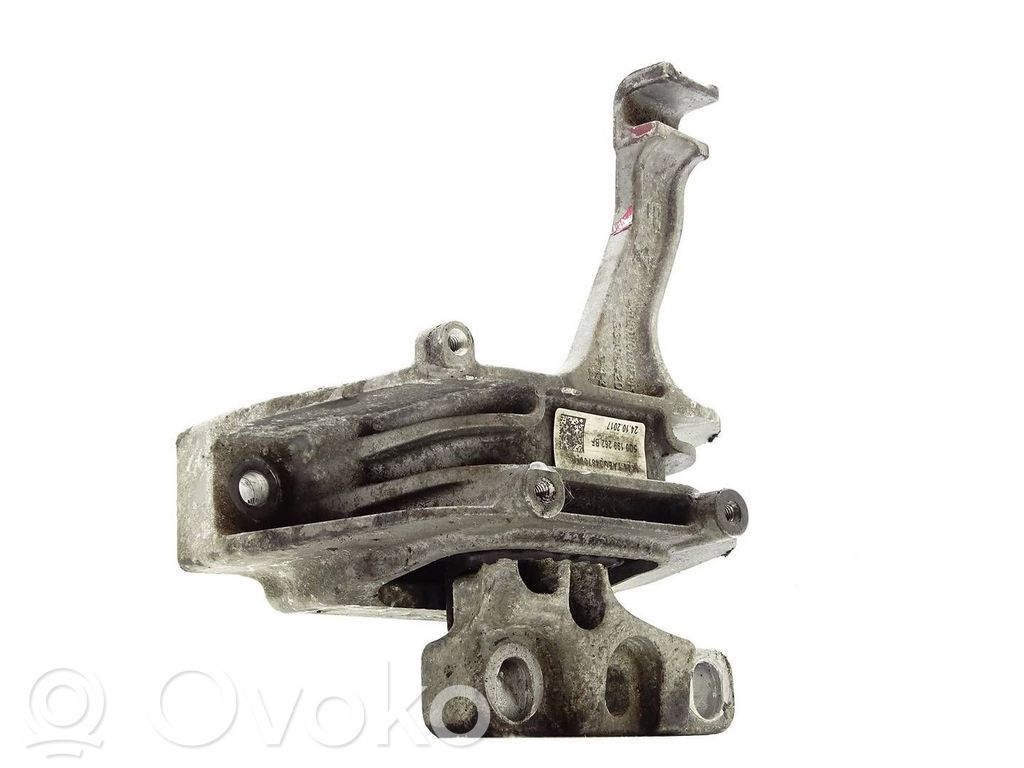 Engine mount bracket   5Q0199262BF,TAEG348700,24102017
