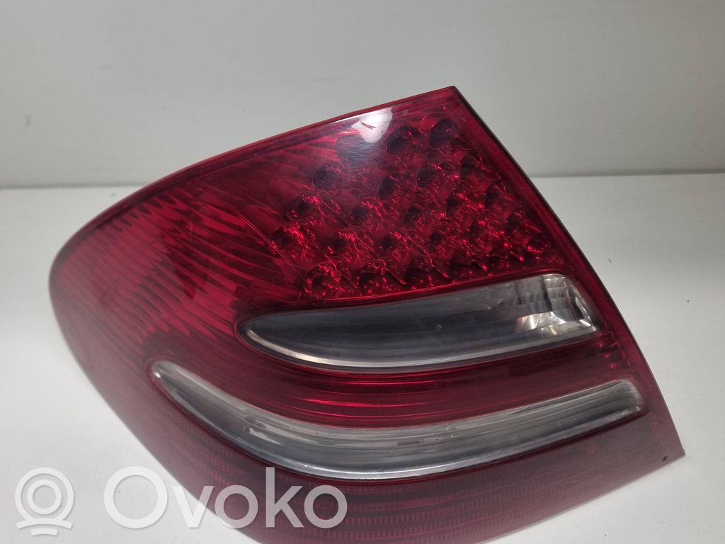 Mercedes-Benz E W211 Lampa tylna 