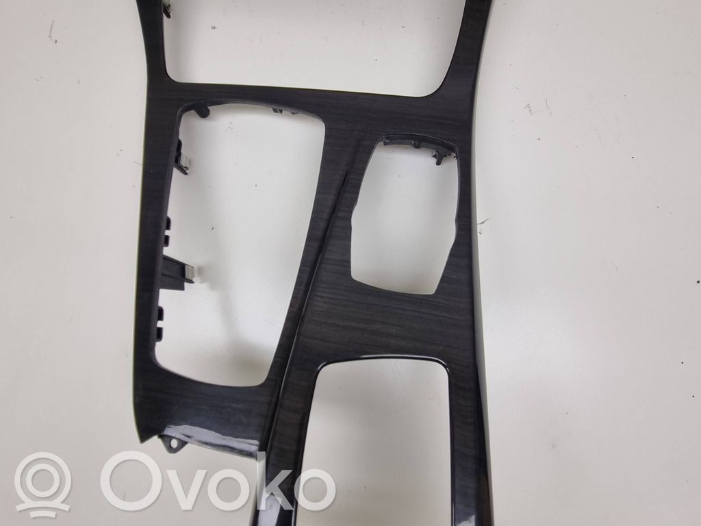 BMW 5 F10 F11 Otros repuestos del interior 
