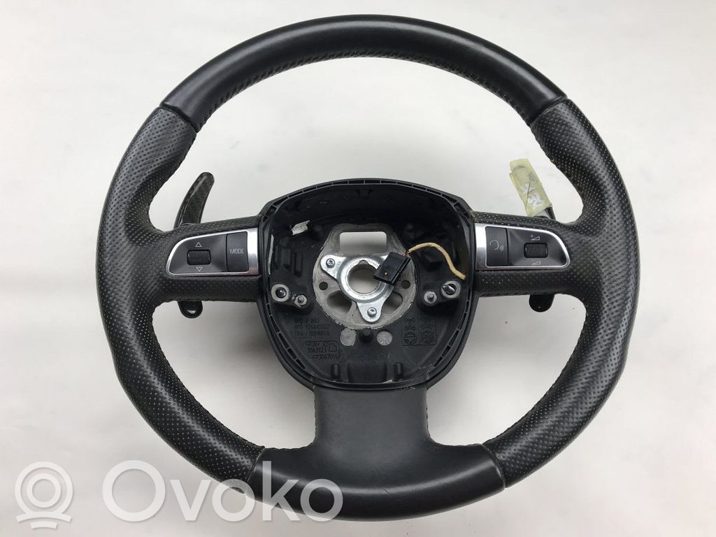 Audi A5 8T 8F Ohjauspyörä 
