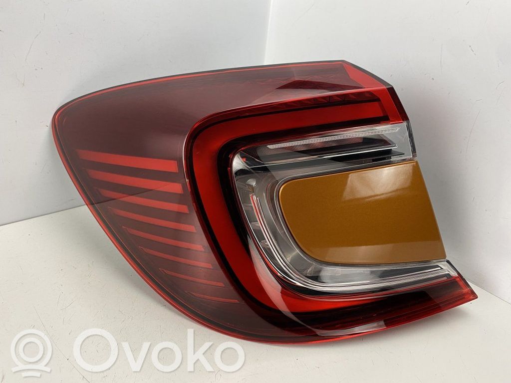 Renault Captur II Rear/tail lights 