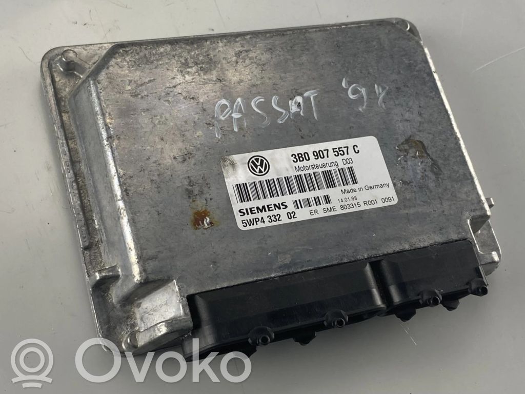 Volkswagen PASSAT B5 Engine control unit/module 