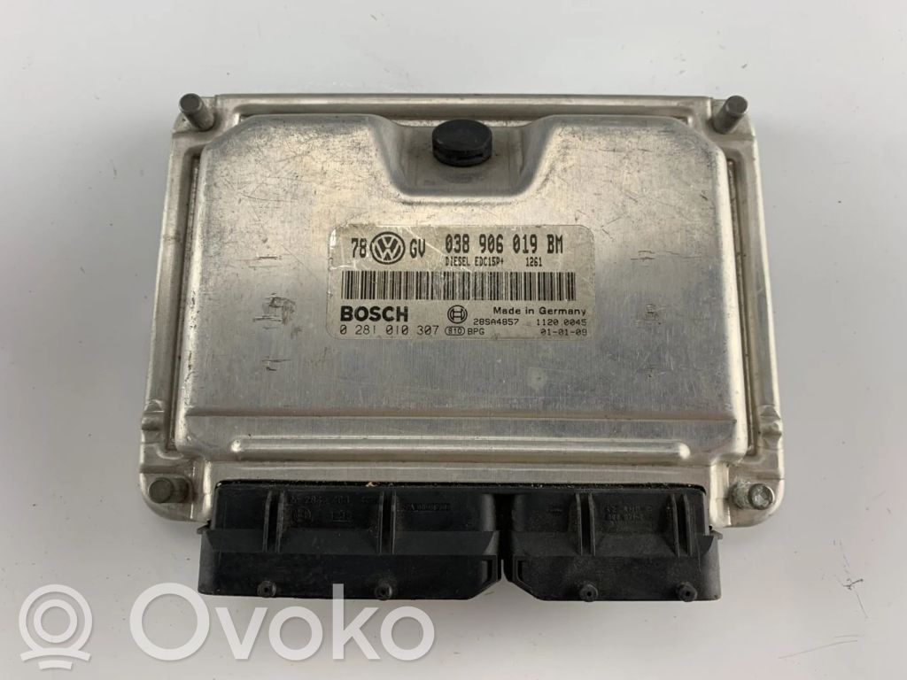 Volkswagen PASSAT B5 Engine control unit/module 