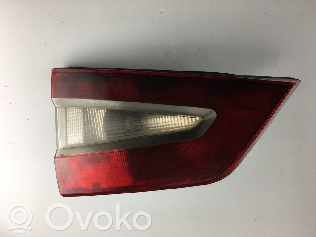 Ford Galaxy Aizmugurējais lukturis pārsegā 
