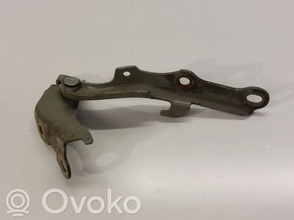 Engine bonnet/hood hinges