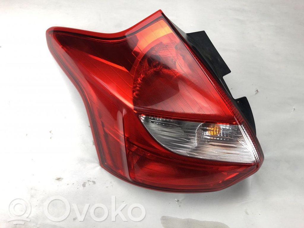 Ford Focus Luz trasera/de freno 