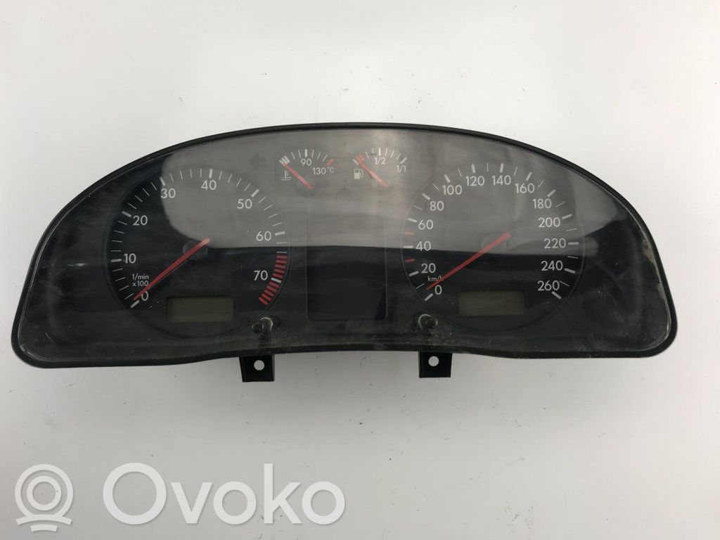 Volkswagen PASSAT B5 Nopeusmittari (mittaristo) 
