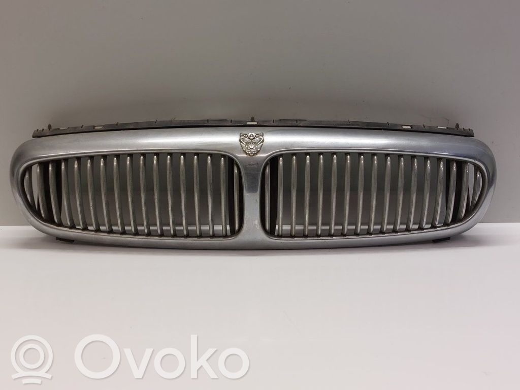 Jaguar X-Type Etusäleikkö 