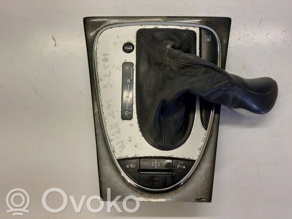 Mercedes-Benz E W211 Ramka drążka zmiany biegów 