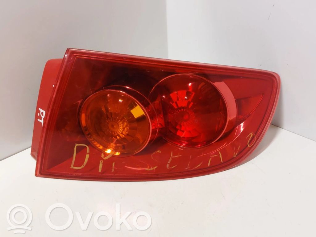 Mazda 3 I Aizmugurējais lukturis virsbūvē 