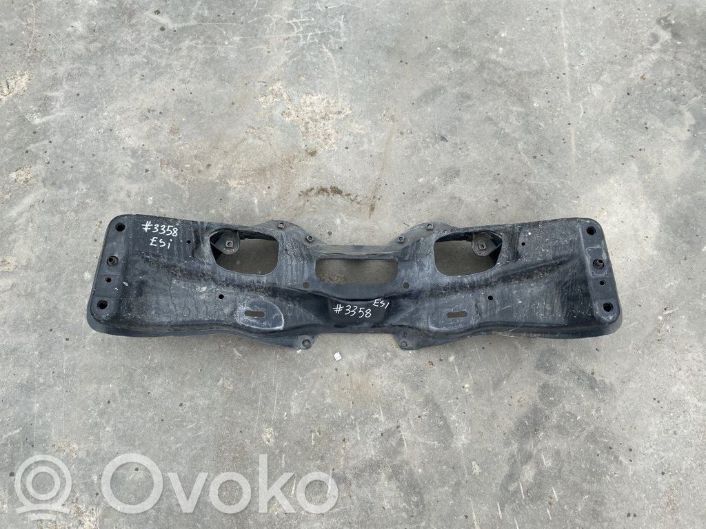 Subaru XV Priekinis traversas 
