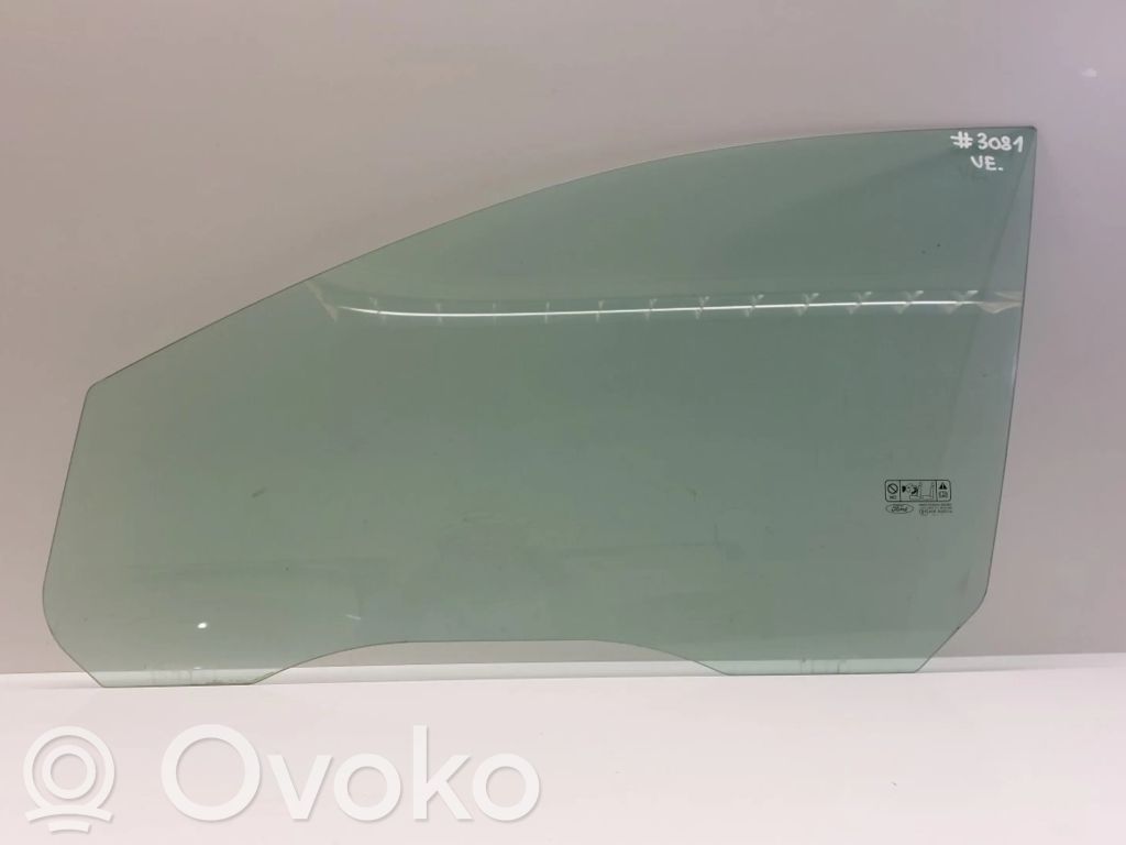 Ford Focus priekšējo durvju stikls (četrdurvju mašīnai) 