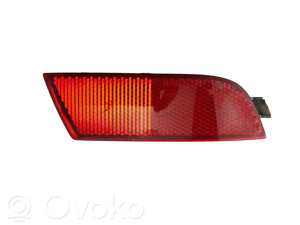 Third/center stoplight   25024740,25024740