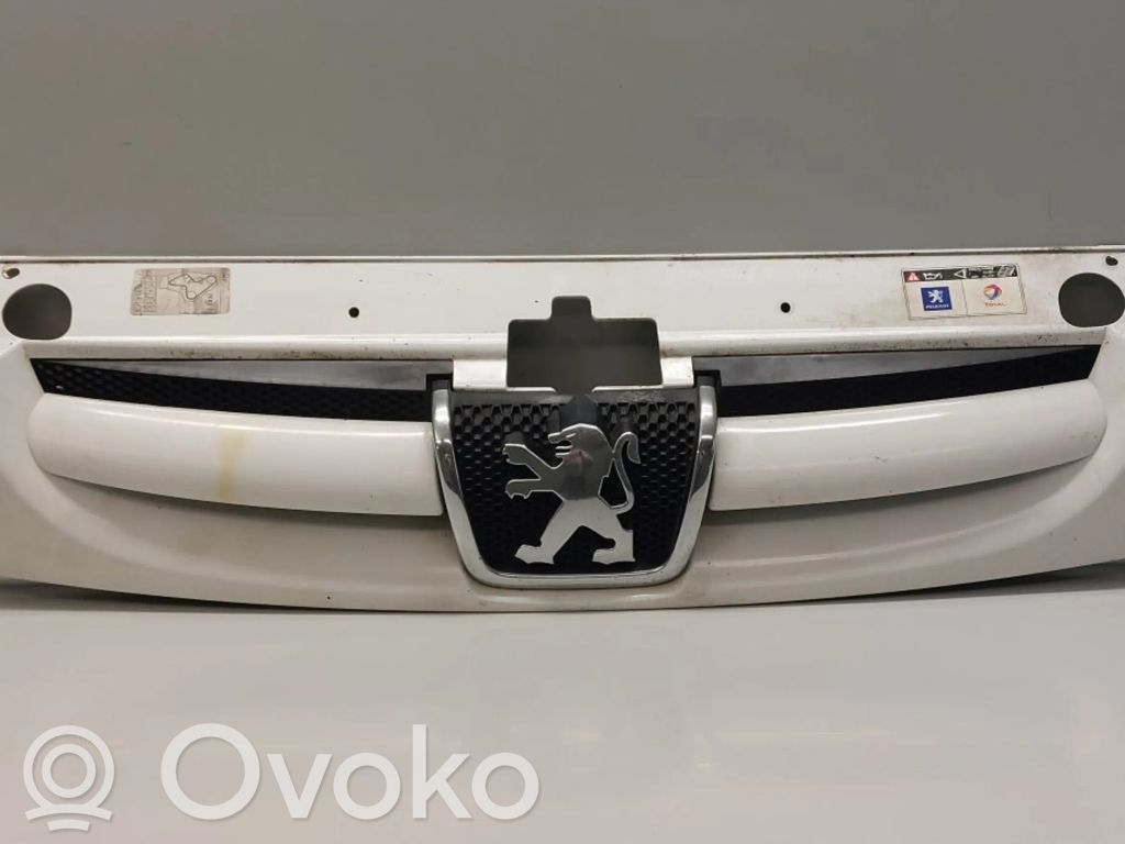 Peugeot Partner Etusäleikkö 