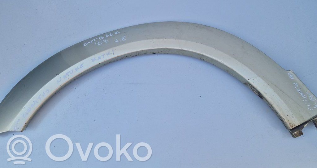 Subaru Legacy Listwa błotnika przedniego 