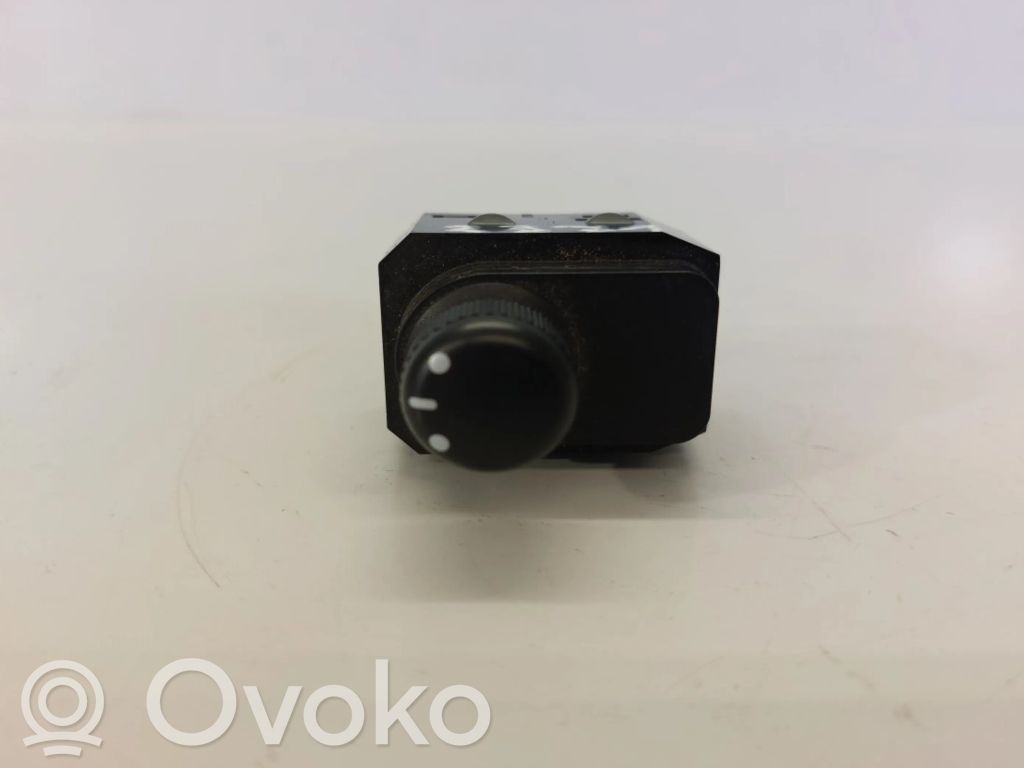 Suzuki Swift I Interruptor del espejo lateral 