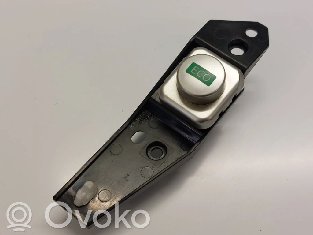 Nissan Note (E12) Other switches/knobs/shifts 