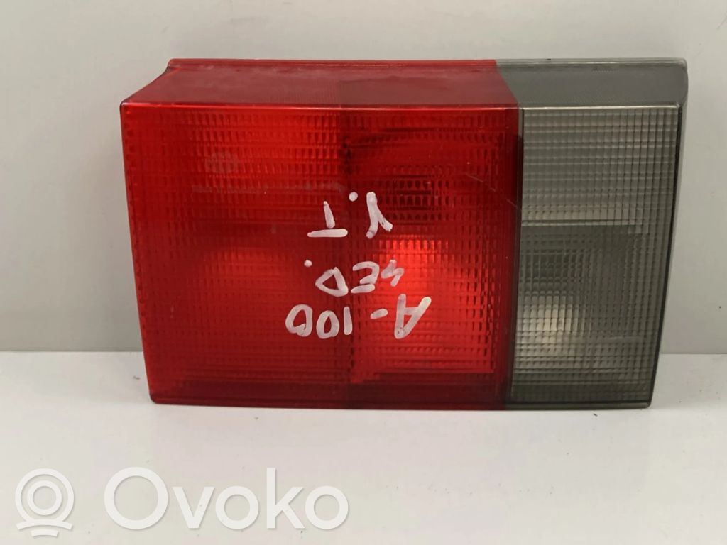Audi 100 S4 C4 Takaluukun takavalot 