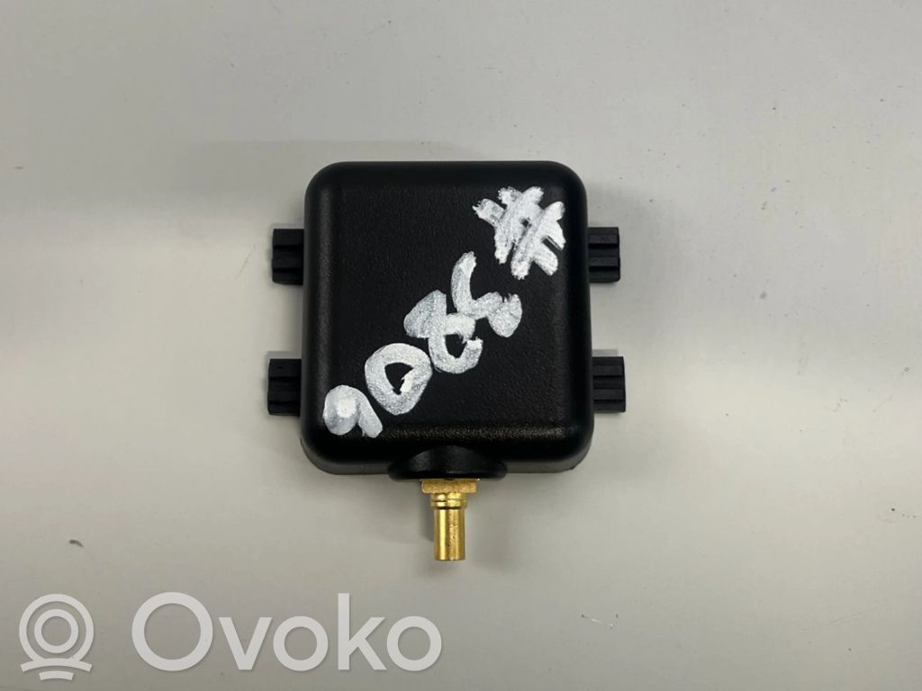 Audi A4 S4 B9 Radio antenna 