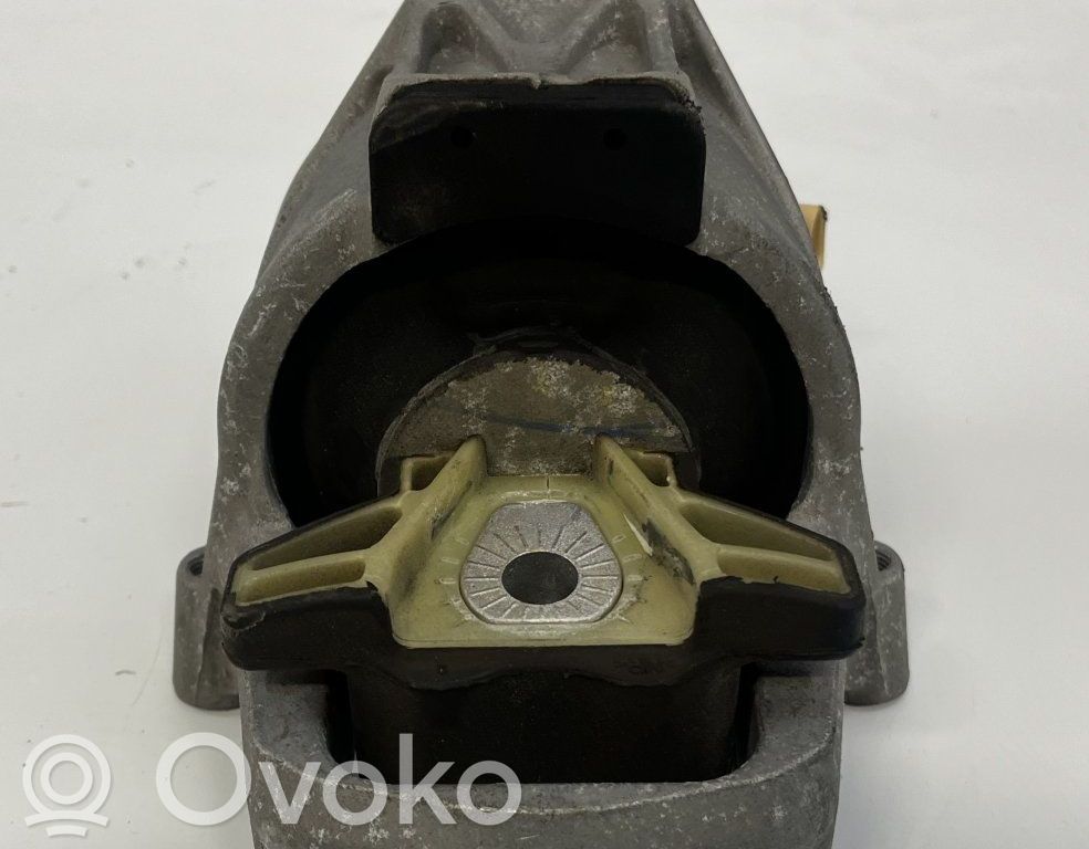 Audi A4 S4 B9 Engine mount bracket 