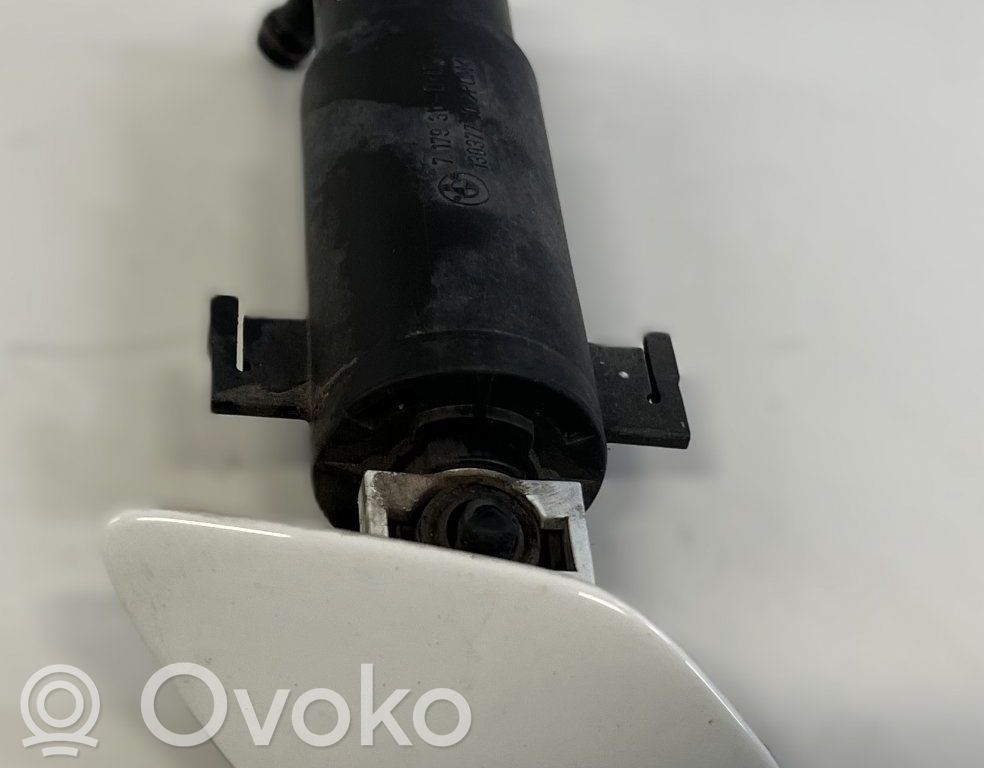 BMW 3 E90 E91 Headlight washer spray nozzle 