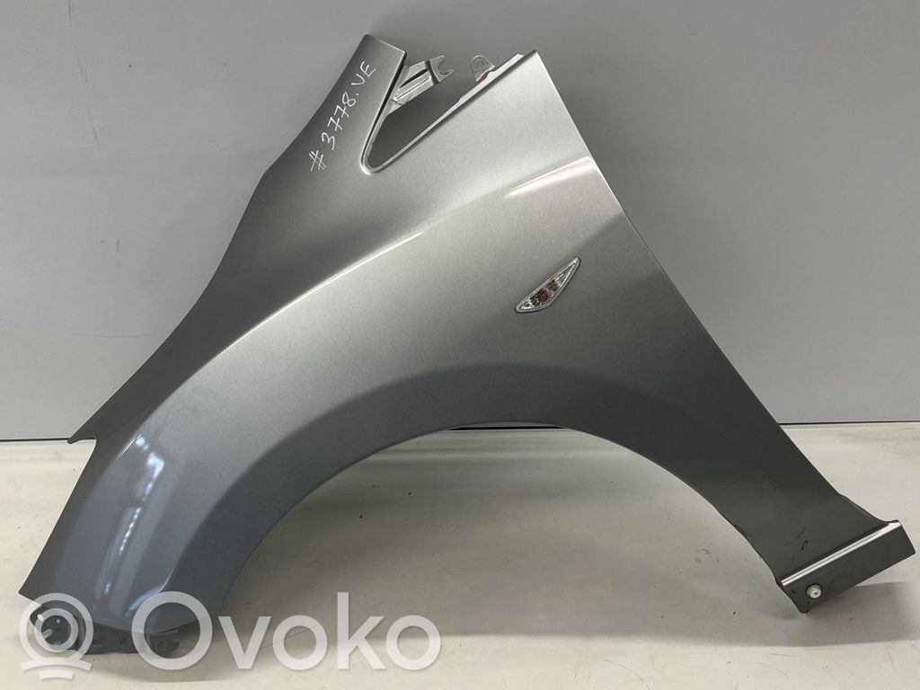 Mazda 5 Sparnas 