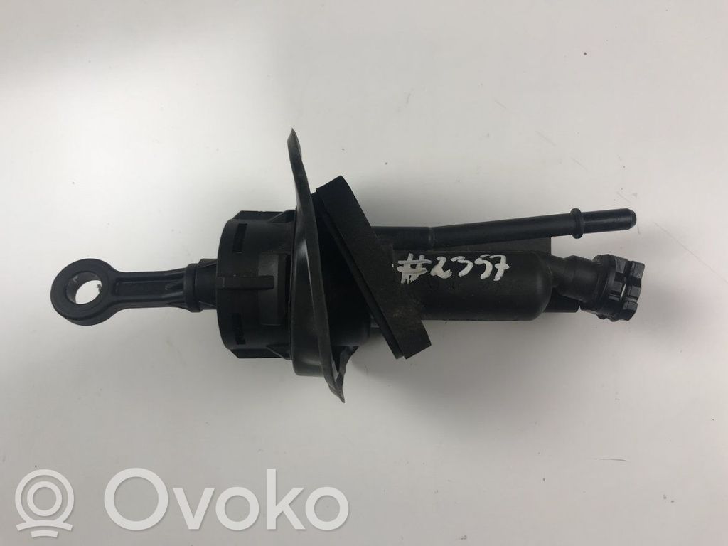 Volvo S60 Główny cylinder sprzęgła 