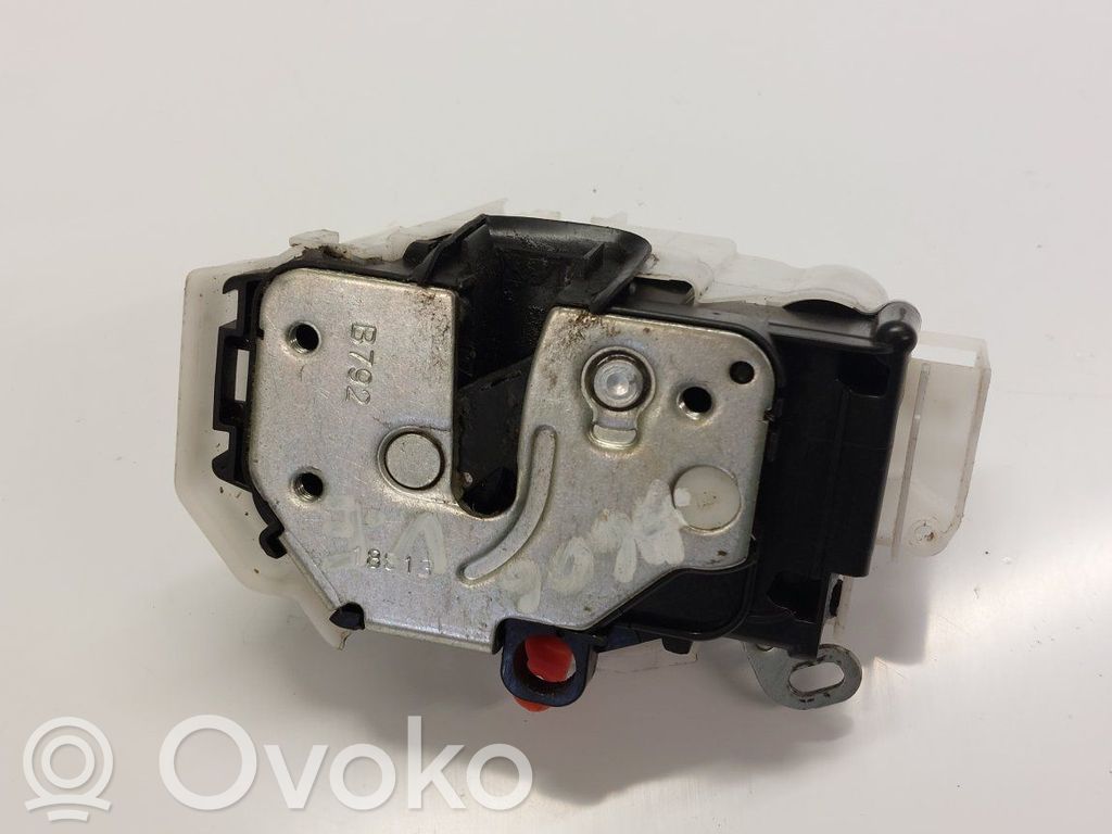 Citroen Nemo Priekšpusē slēdzene 