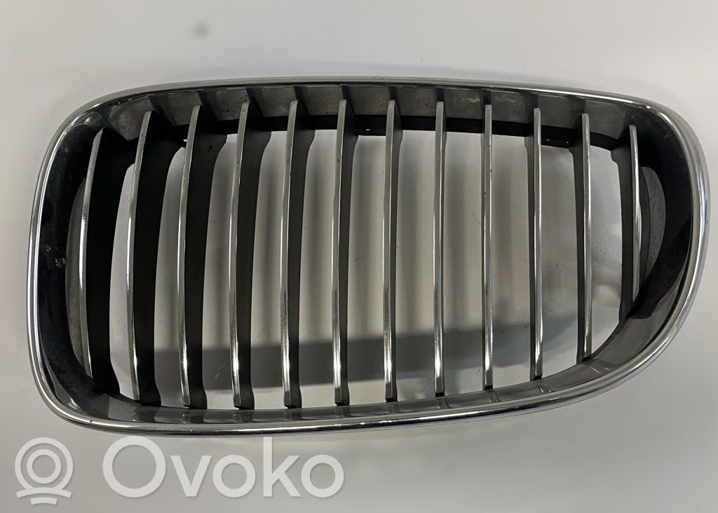 Grille de calandre avant   7077129,51137077129