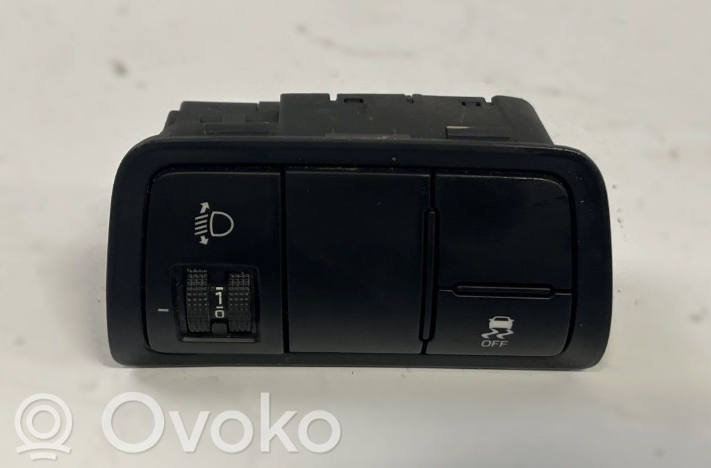 Hyundai i20 Active Headlight level height control switch 