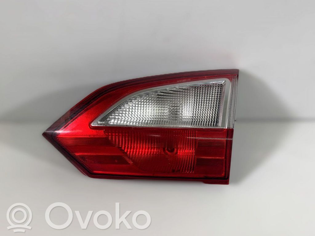 Ford C-MAX I Lampy tylnej klapy bagażnika 