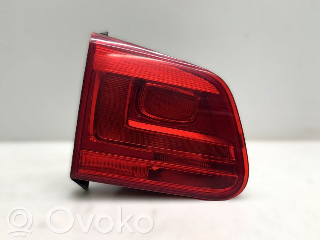 Volkswagen Tiguan Lampy tylnej klapy bagażnika 
