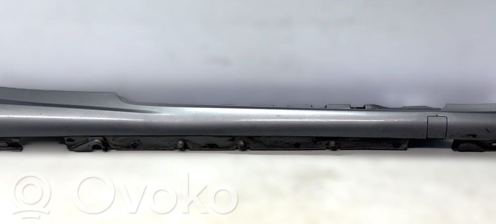Mercedes-Benz E C207 W207 Listón 