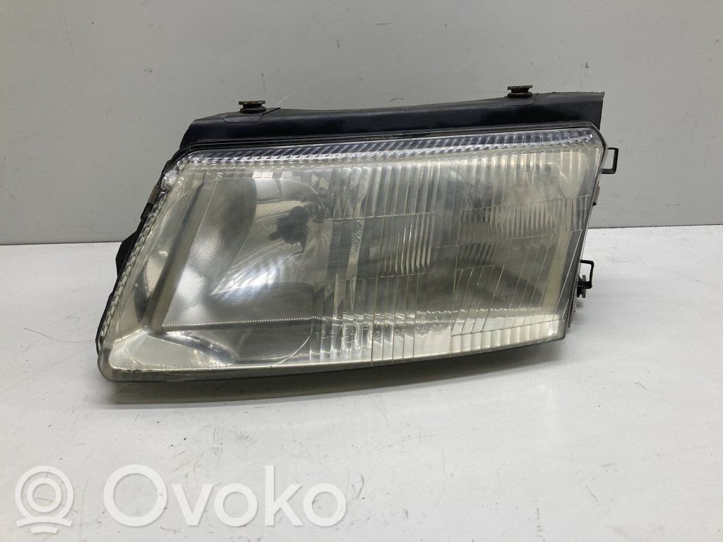 Volkswagen PASSAT B5 Lampa przednia 