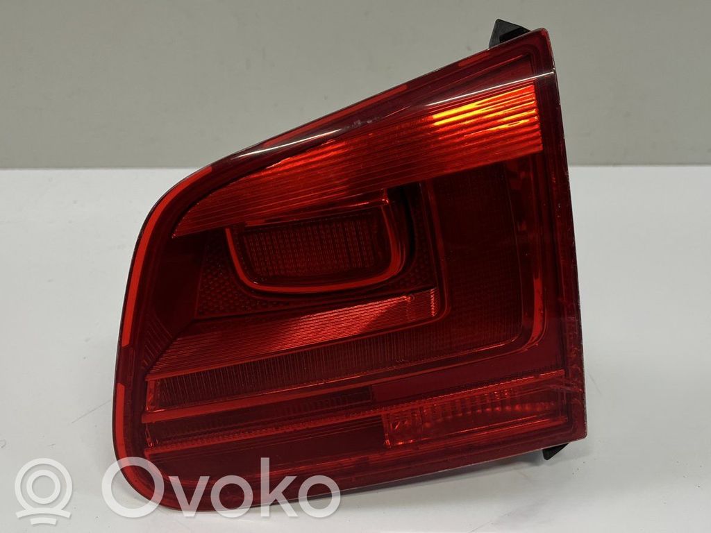 Volkswagen Tiguan Lampy tylnej klapy bagażnika 