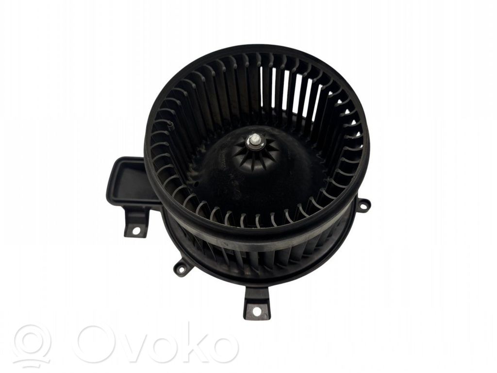 Chrysler 300C Mazā radiatora ventilators 
