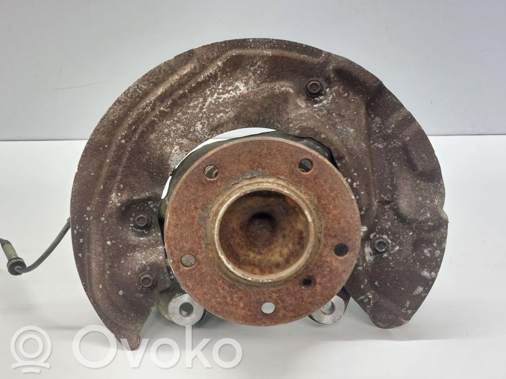 BMW 1 E81 E87 Front wheel hub spindle knuckle 