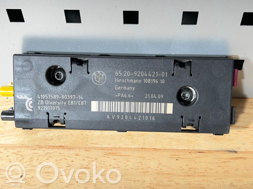 BMW 1 E81 E87 Aerial antenna amplifier 