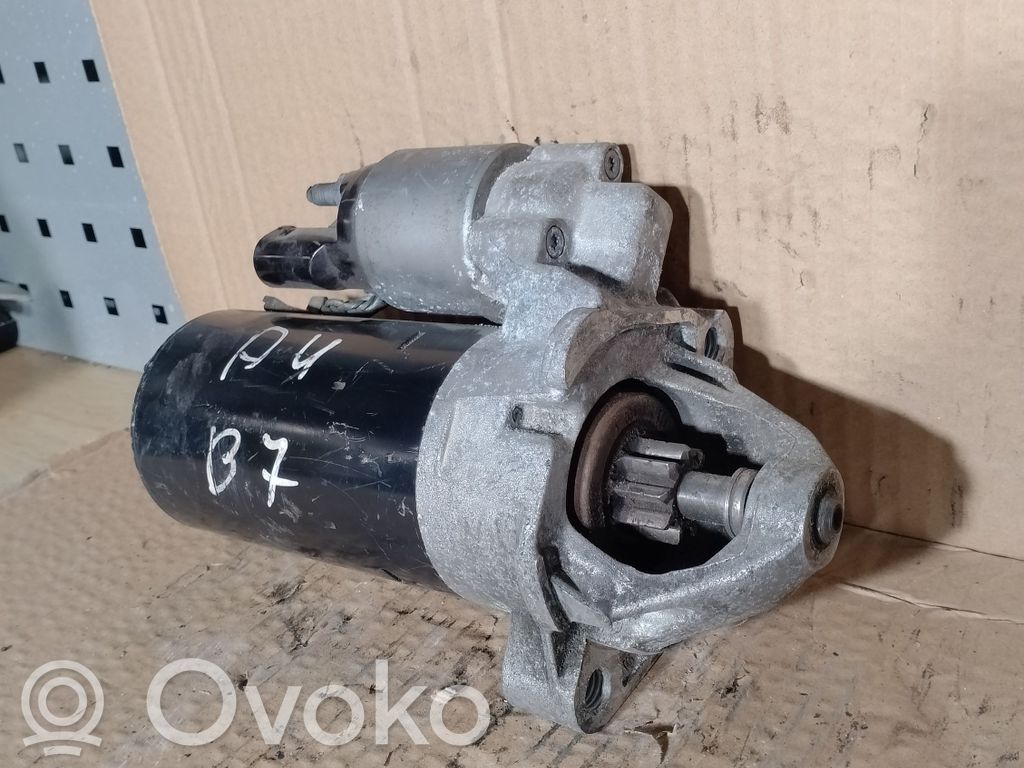 Audi A4 S4 B6 8E 8H Rozrusznik 