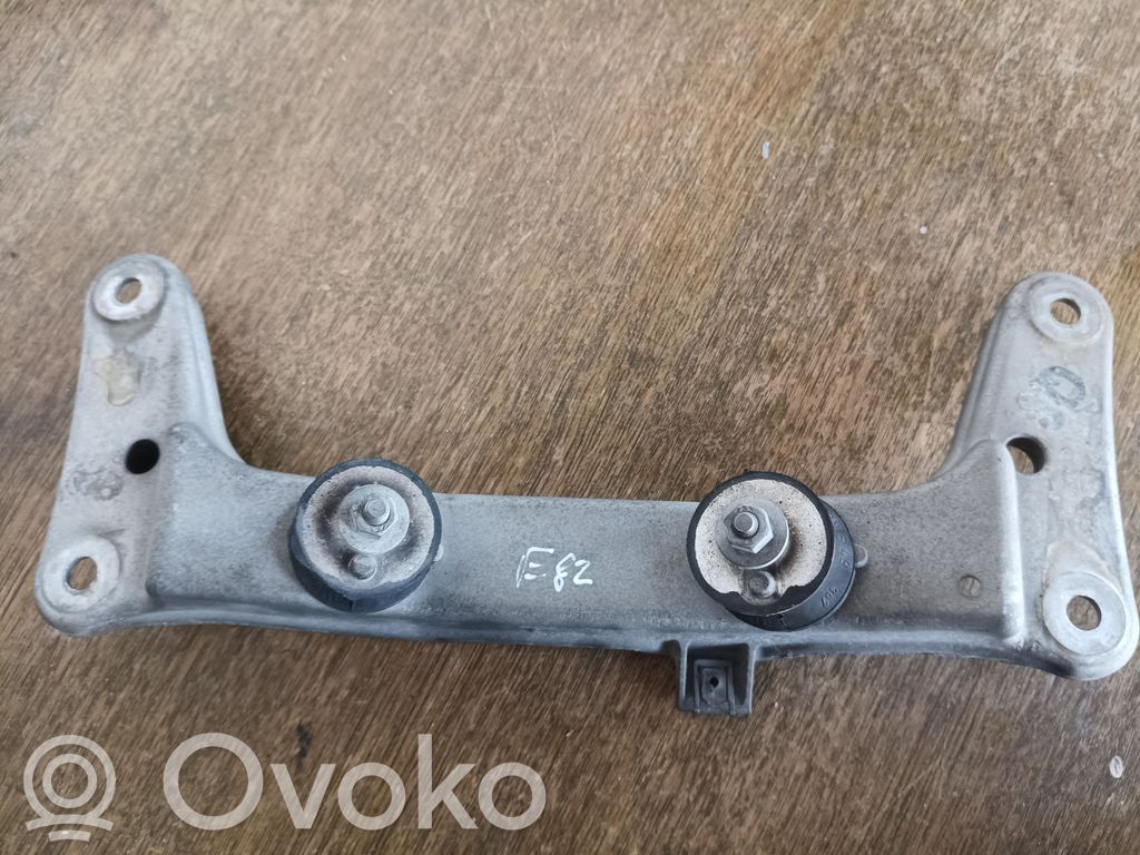 BMW 1 E82 E88 Gearbox mounting bracket 