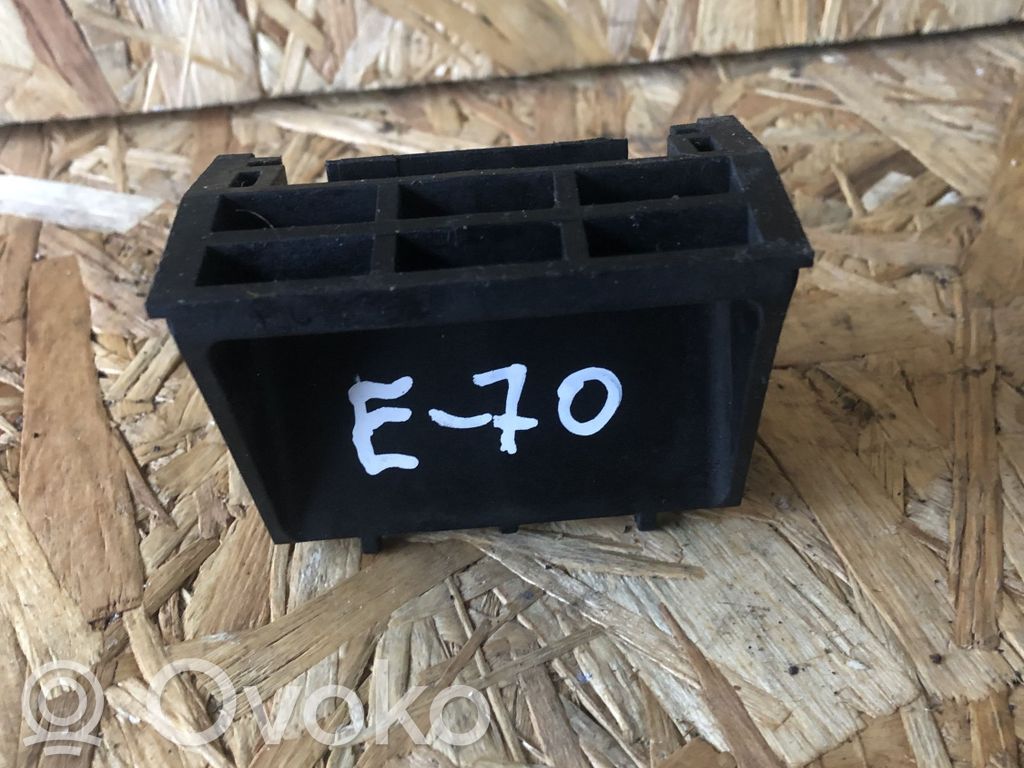 Radiator support slam panel bracket   7533537,0110894