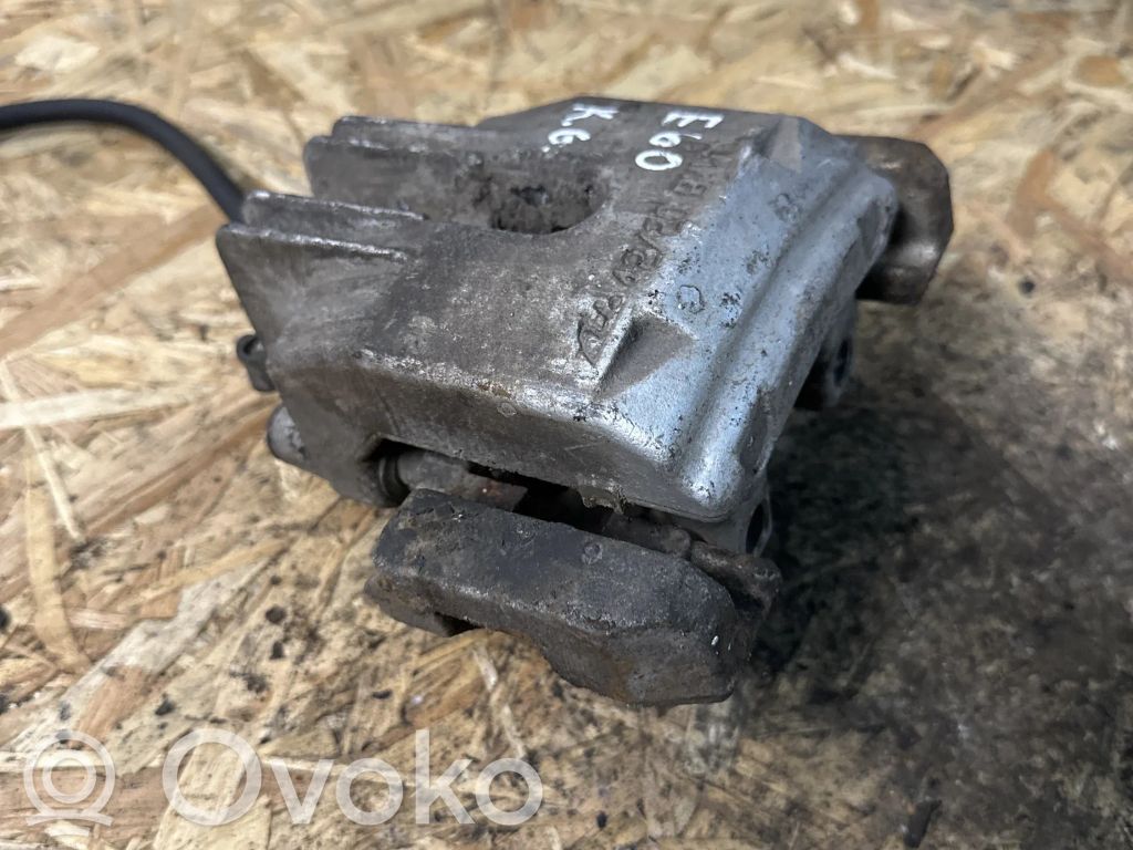 Rear brake caliper