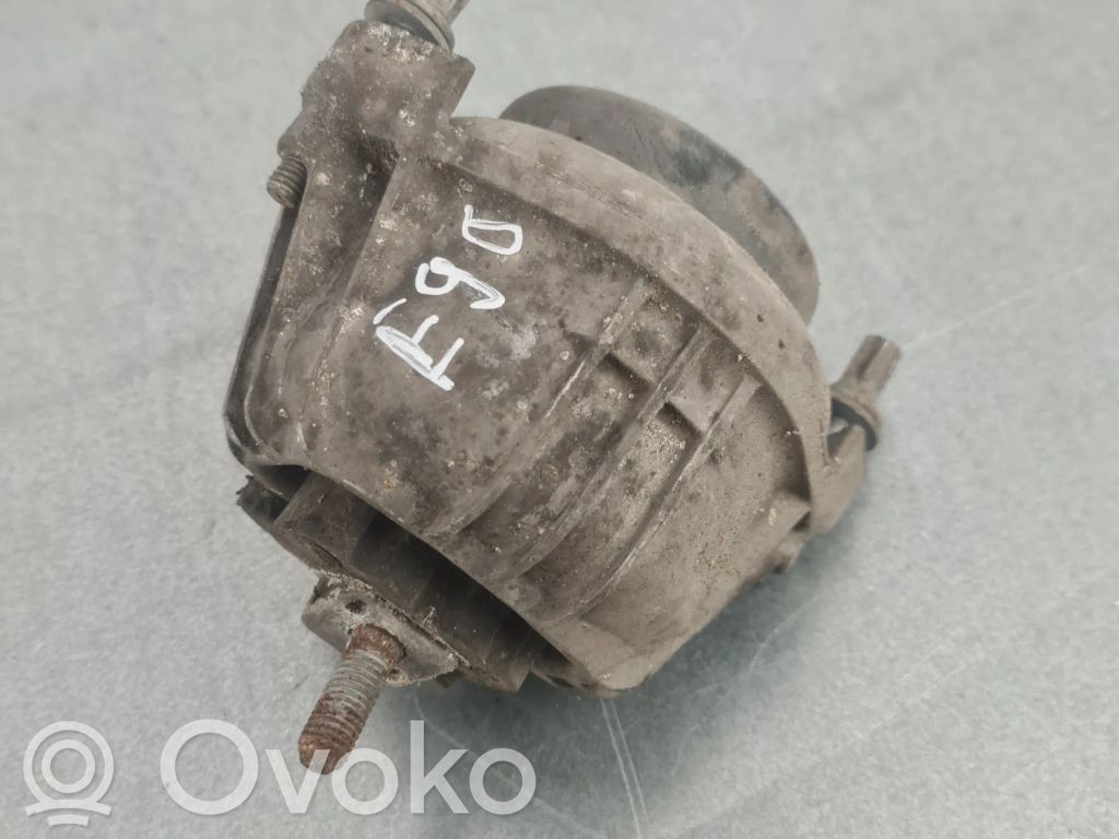 BMW 3 E90 E91 Variklio pagalvė 
