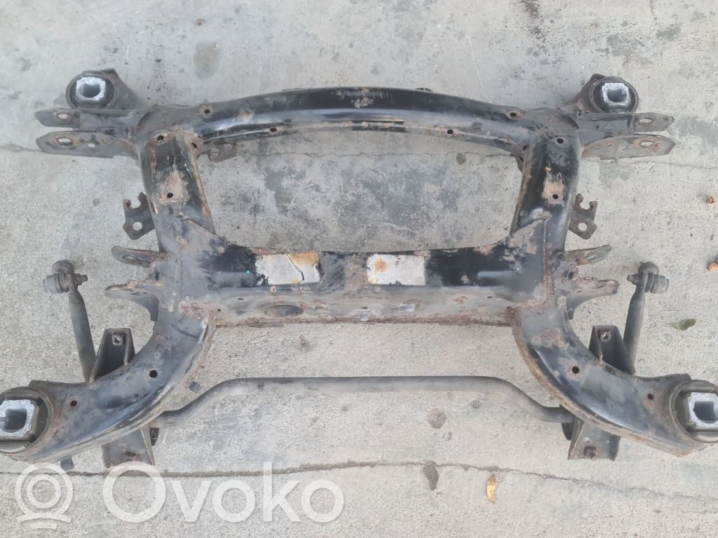 BMW X5 E70 Galinis traversas 