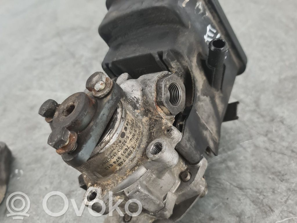 BMW 3 E46 Power steering pump 