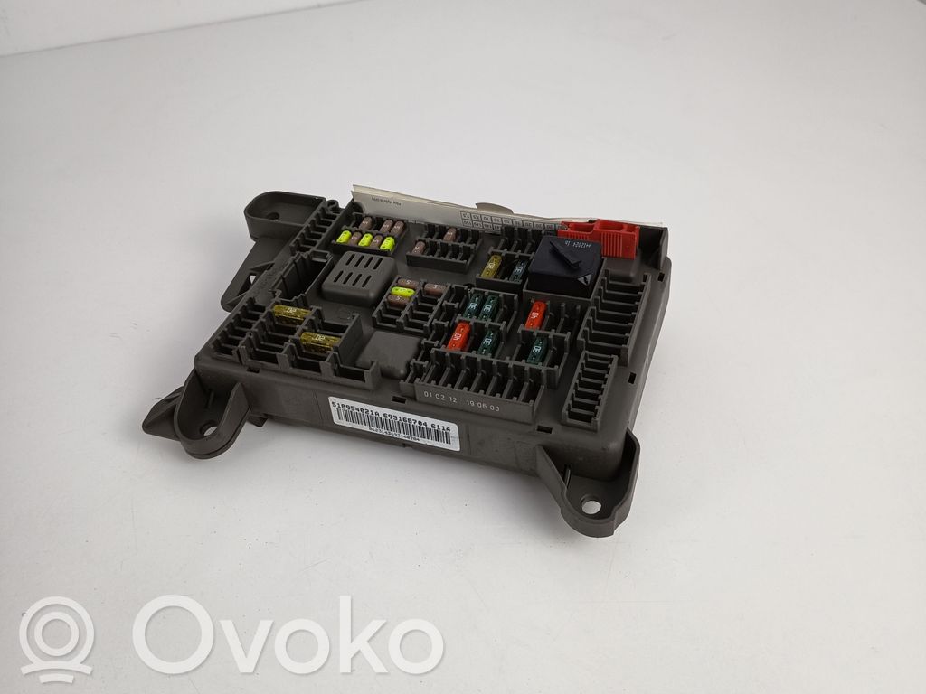 Fuse module   693168704