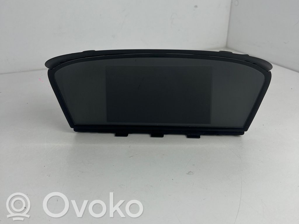 Screen/display/small screen   9151976,9151977