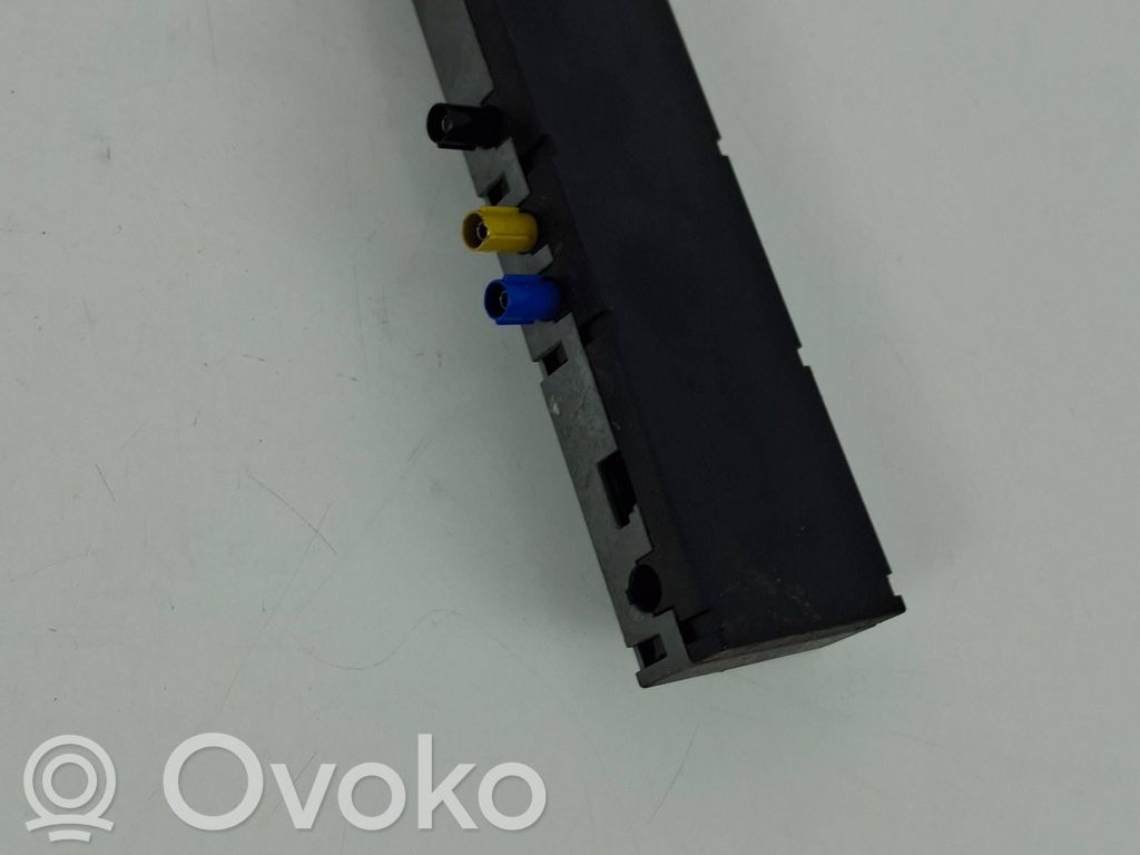BMW 3 E46 Antenos stiprintuvas 