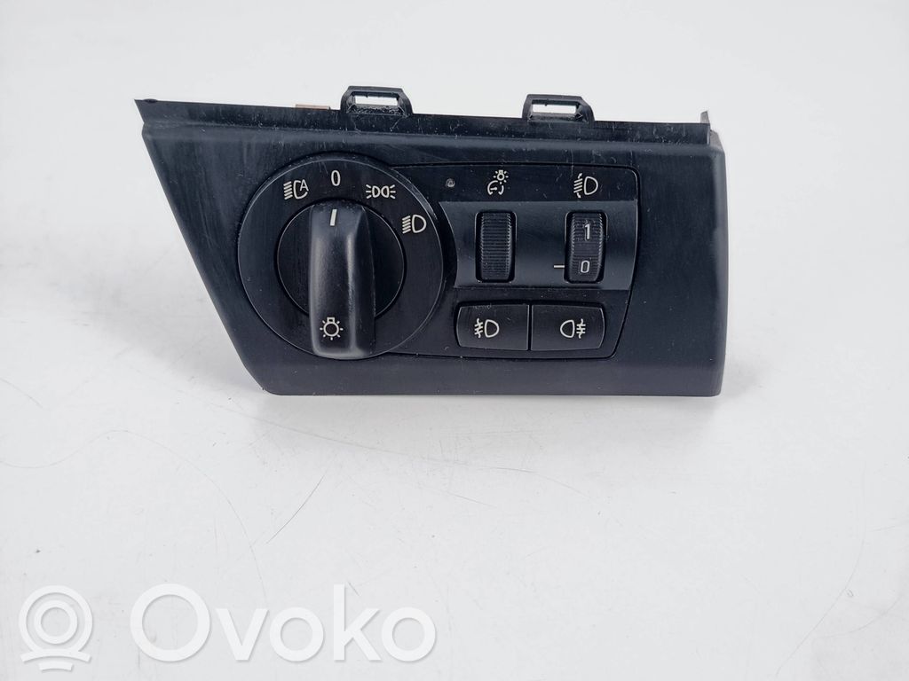 Light switch   3420282